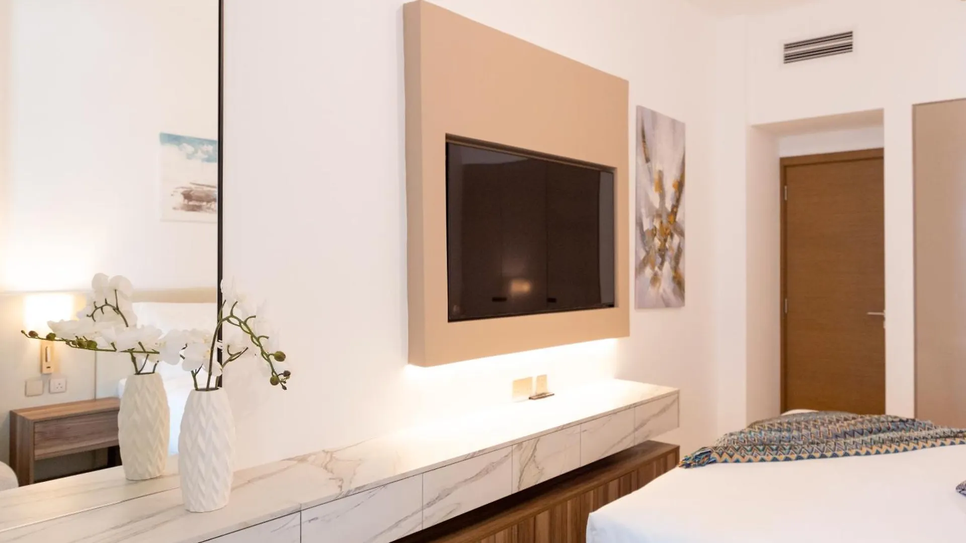Apartment Lusso Hometels Missoni Business Bay Dubai United Arab Emirates