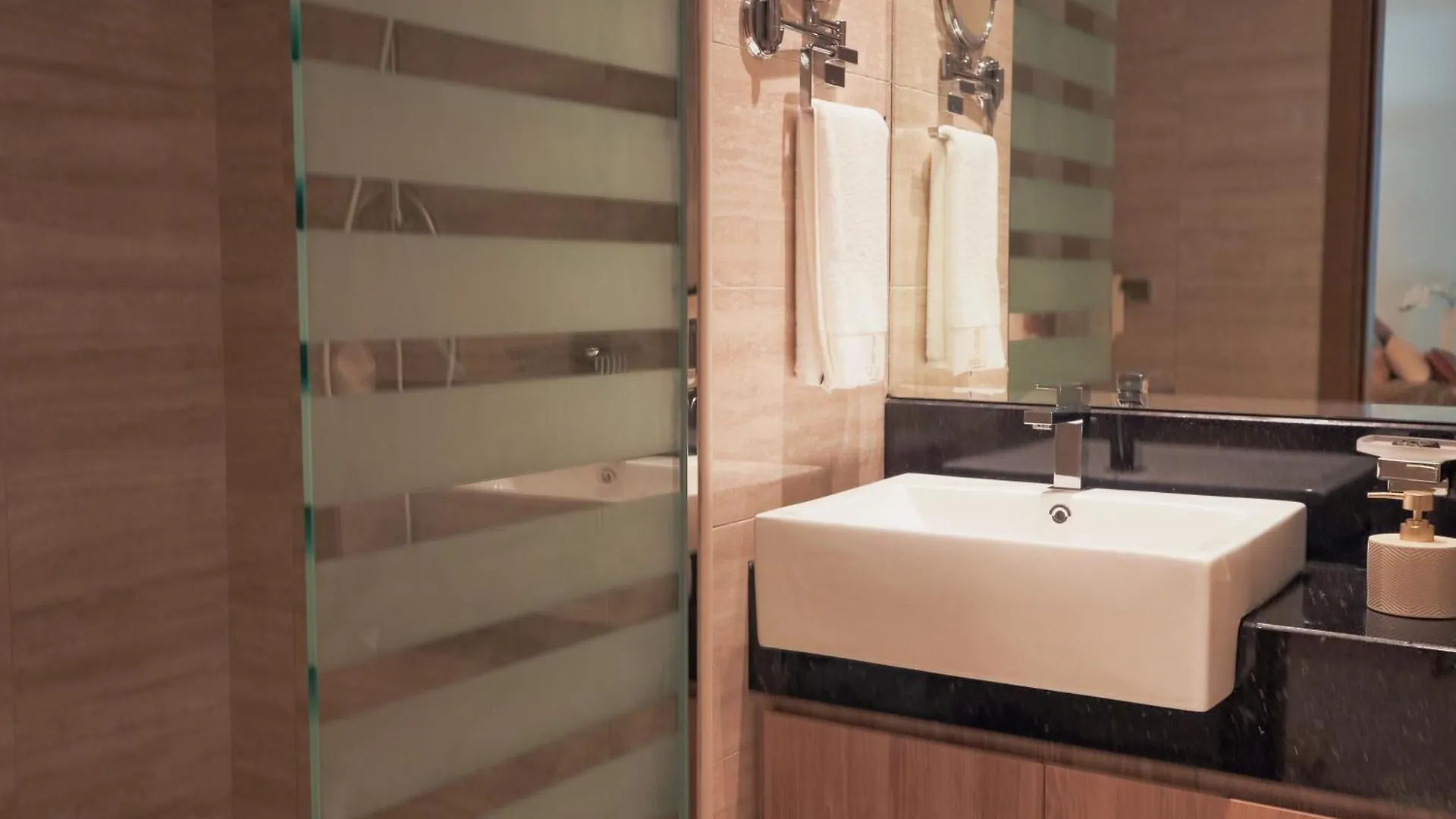 Apartment Lusso Hometels Missoni Business Bay Dubai